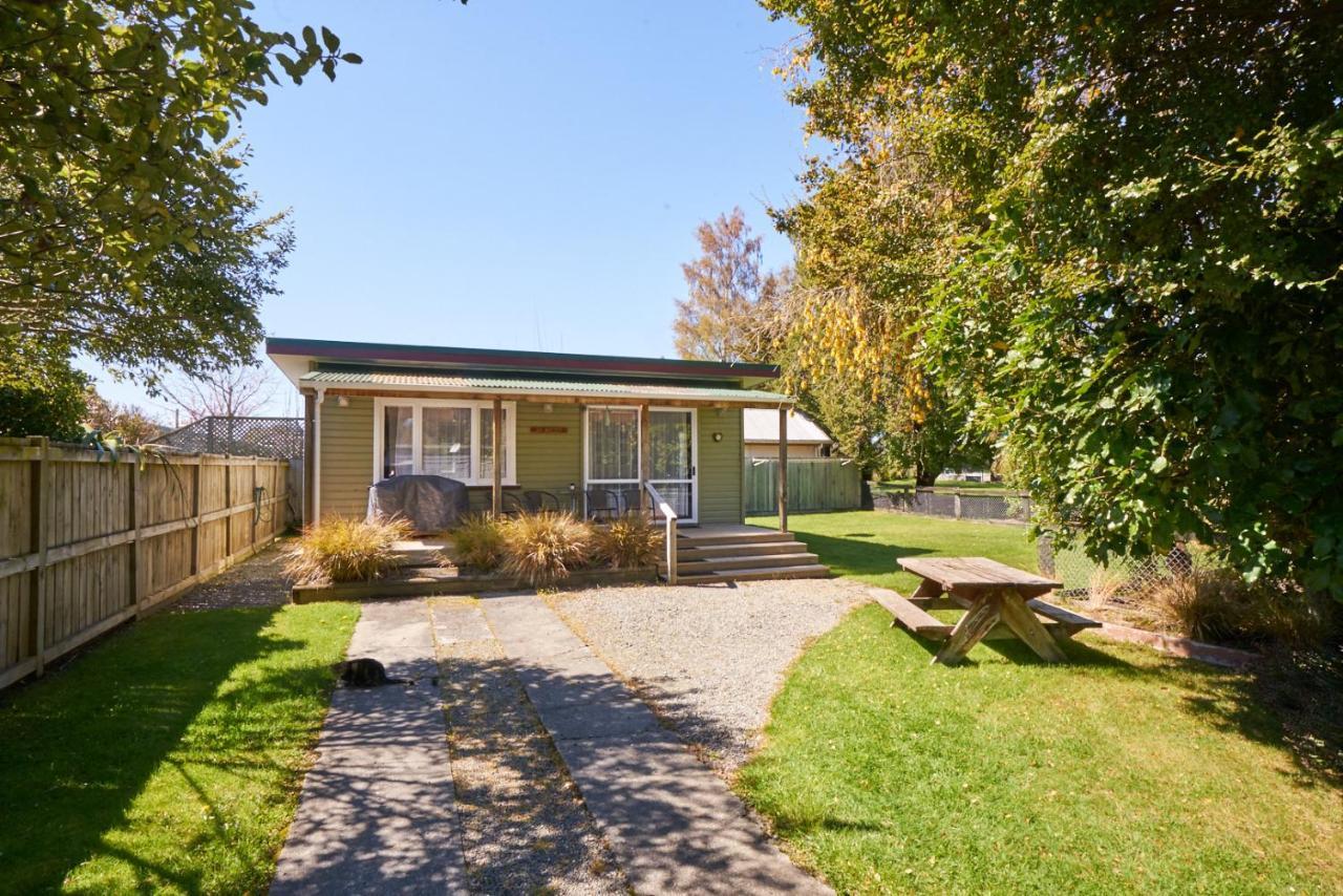 Accommodation Fiordland The Bach - One Bedroom Cottage At 226B Milford Road Te Anau Ngoại thất bức ảnh