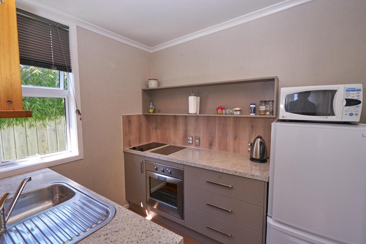 Accommodation Fiordland The Bach - One Bedroom Cottage At 226B Milford Road Te Anau Ngoại thất bức ảnh