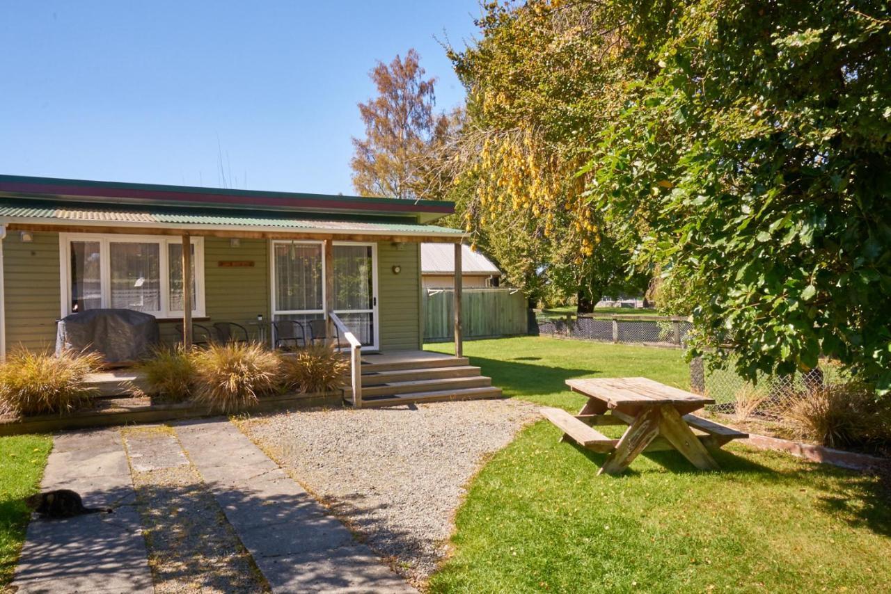 Accommodation Fiordland The Bach - One Bedroom Cottage At 226B Milford Road Te Anau Ngoại thất bức ảnh